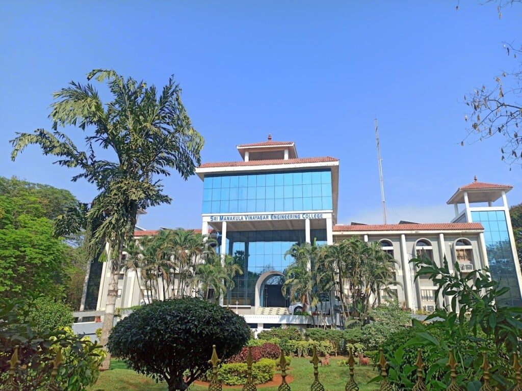 Sri Manakula Vinayagar Engineering College - 5