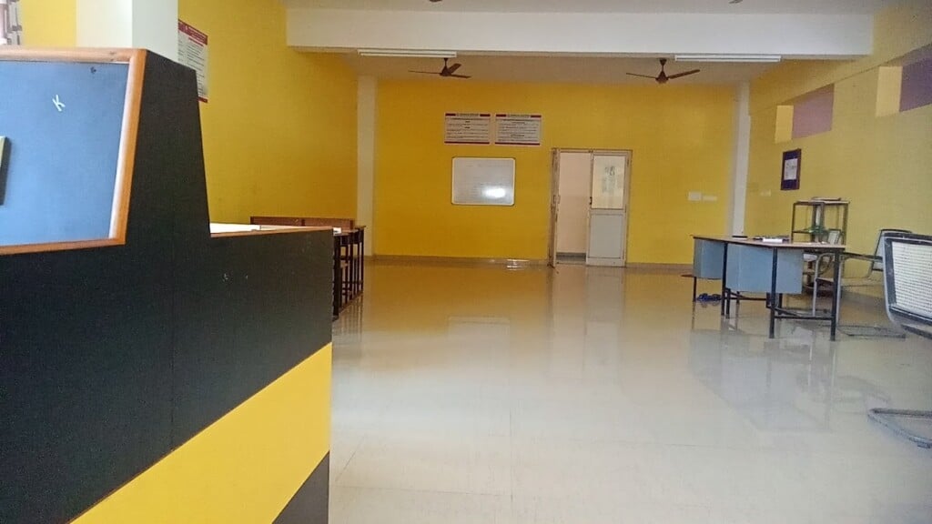 Sri Manakula Vinayagar Polytechnic College - 3