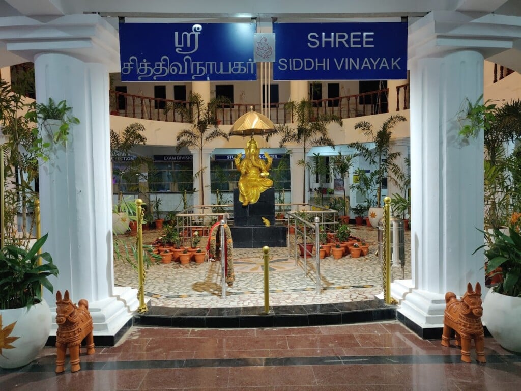 Aarupadai Veedu Medical College - 3