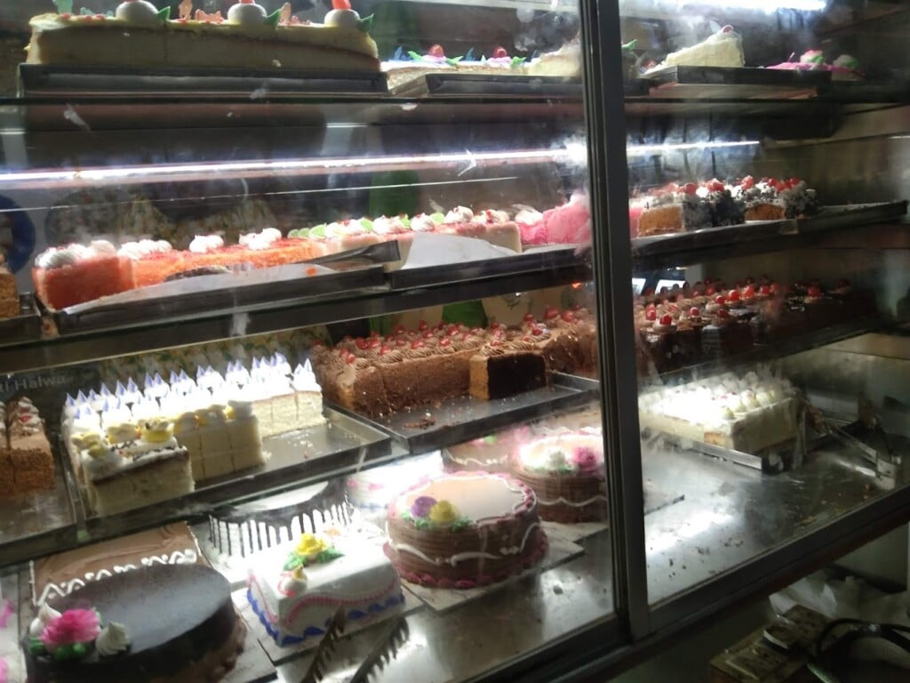 NELLAI SANTHI SWEETS AND BAKERY - 5
