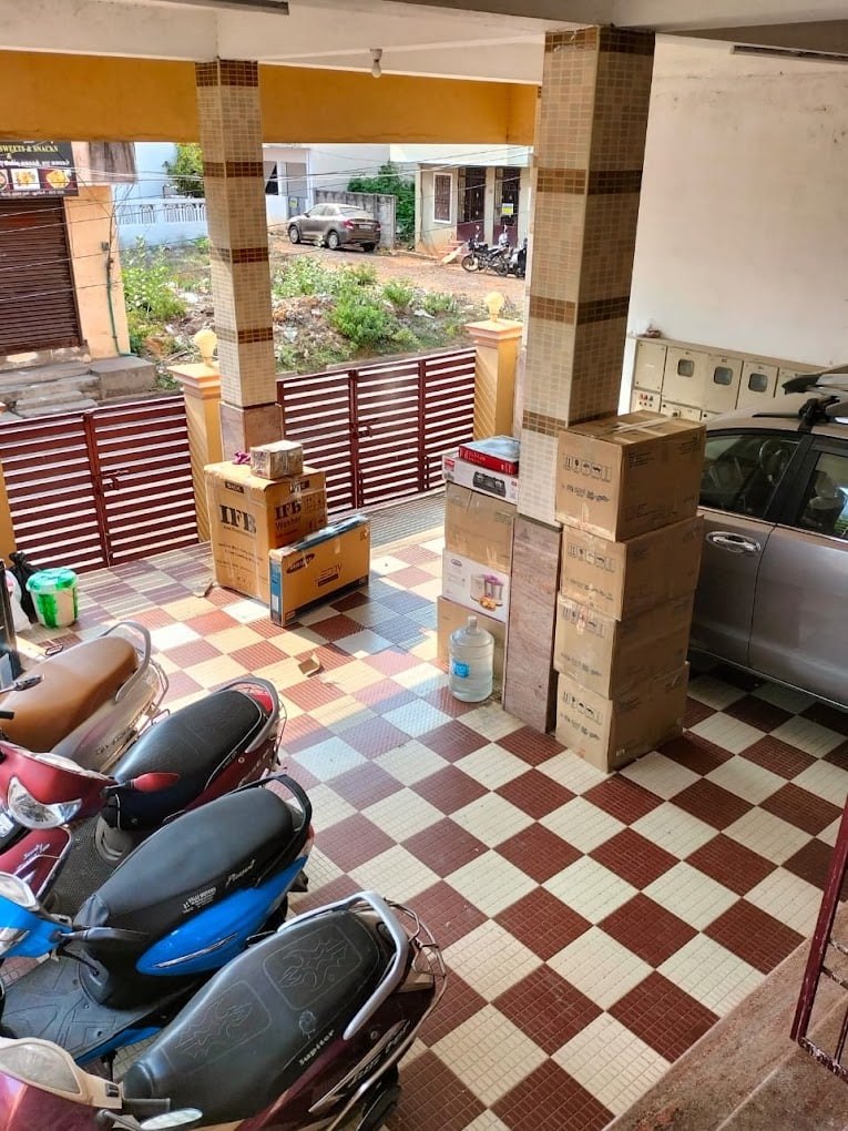 Le Pondy Packers and Movers - 2