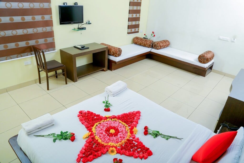 Hotel Abikrishnaa - 3