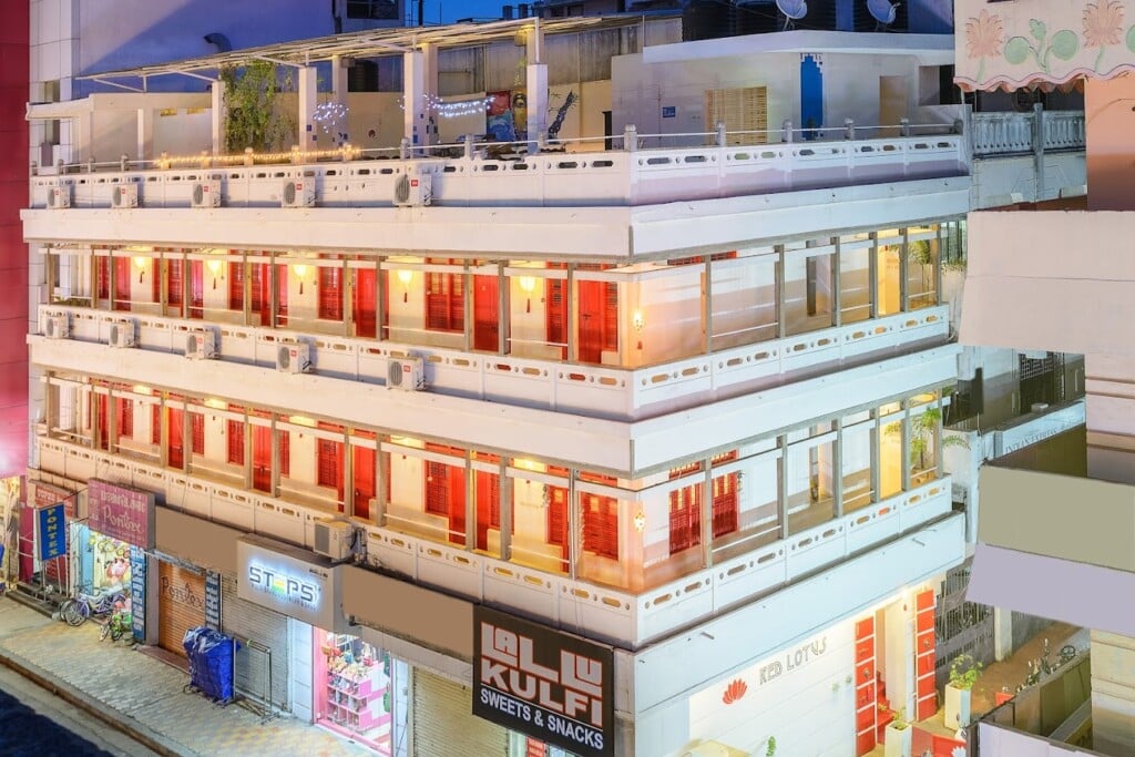 Itsy By Treebo - Red Lotus Heritage With Roadside View