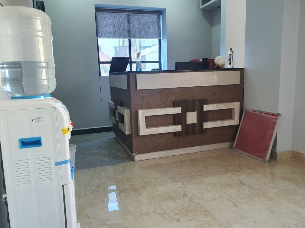 Le Supreme Inn (the lap of luxury) - 3