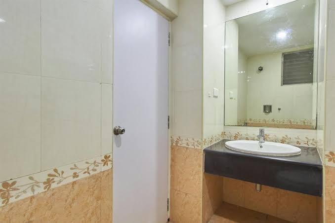 Lotus Bay View Hotel - 4