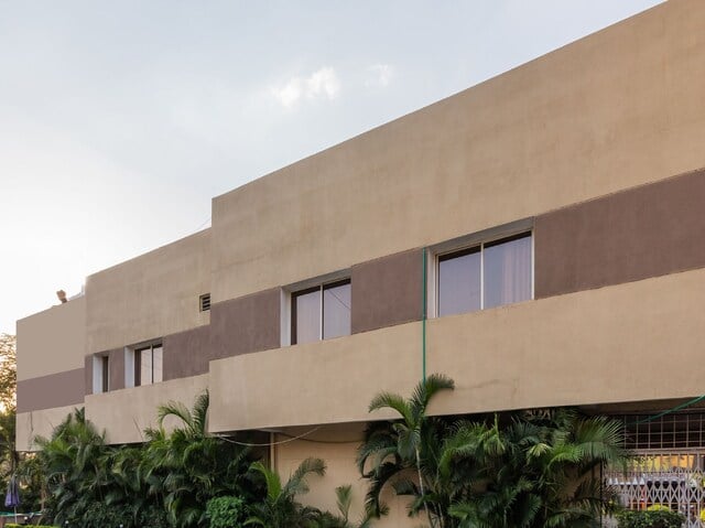 OYO Home Le Bliss Hotels Near Rock Beach - 5