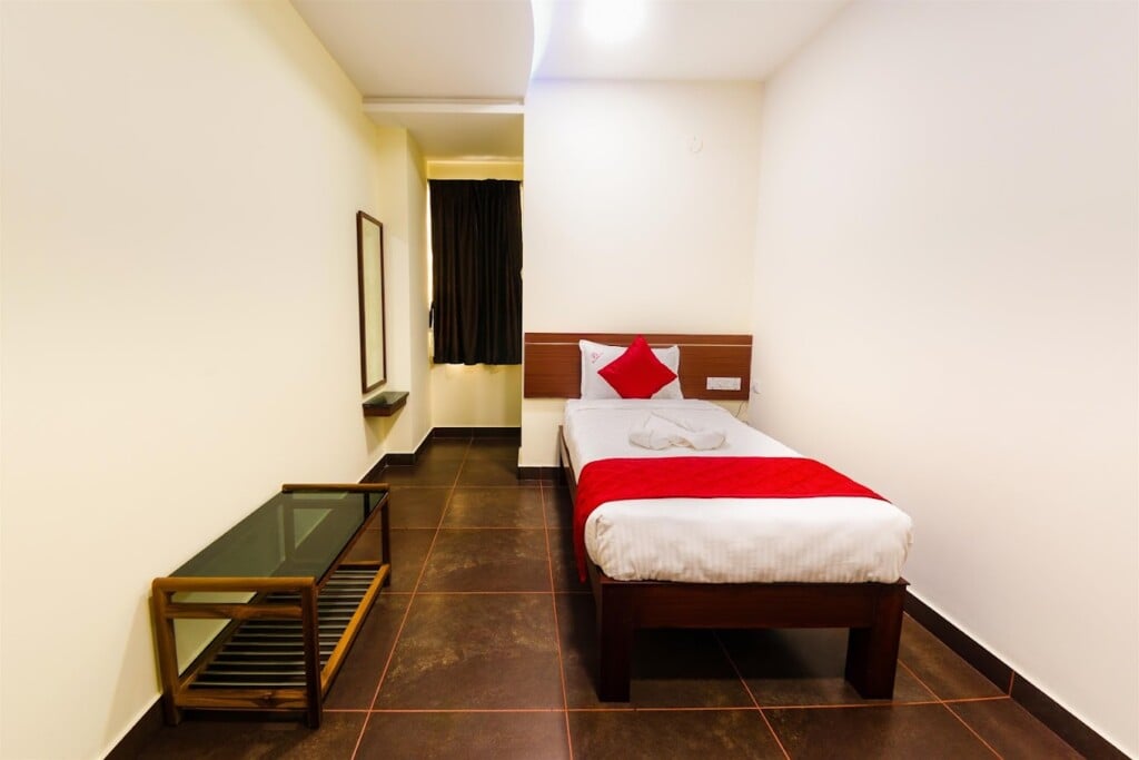 Hotel Signature Inn - 3