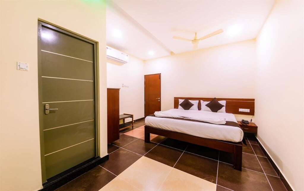 Hotel Signature Inn - 5