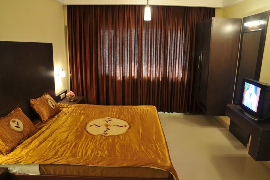 Hotel Vijayentra - 4