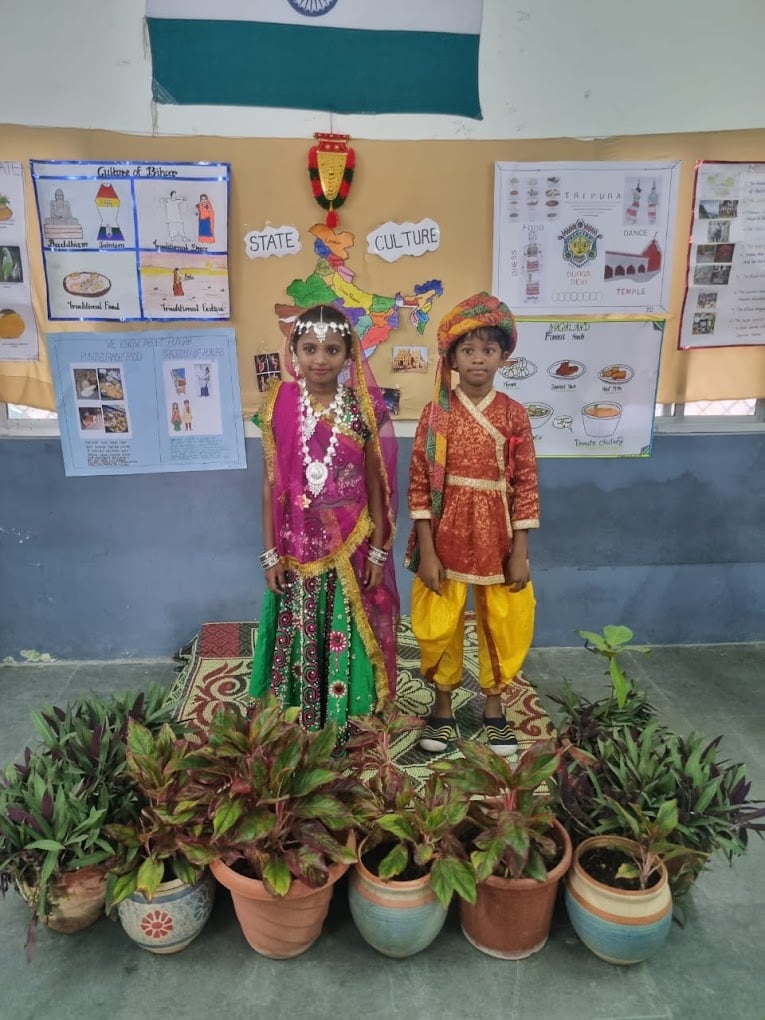 Sara fancy dress costume - 2