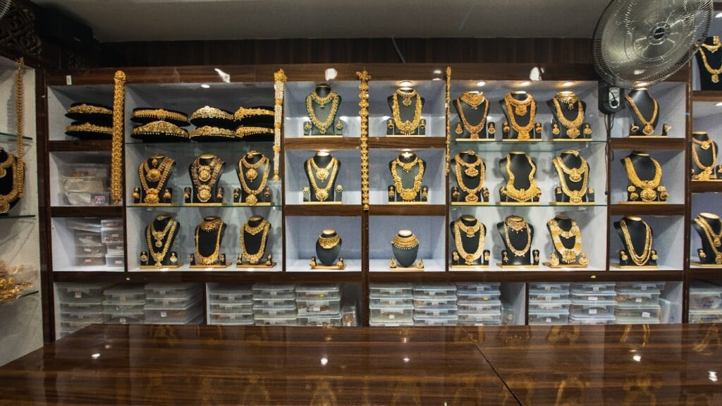 Niva Bridal Gallery & Fashion Jewellery- The Complete Bridal store & Rental Jewellery - 3