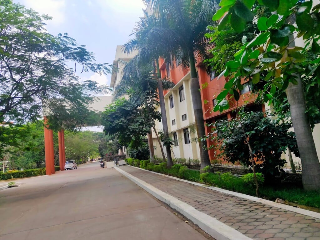 Rajalakshmi Engineering College - 2