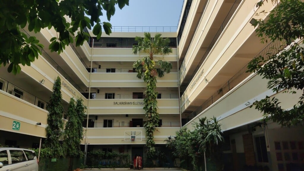 D.A.V. Boys Senior Secondary School - 5