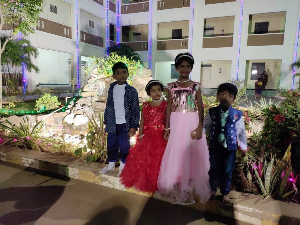 SVM Hr. Sec. School - 4