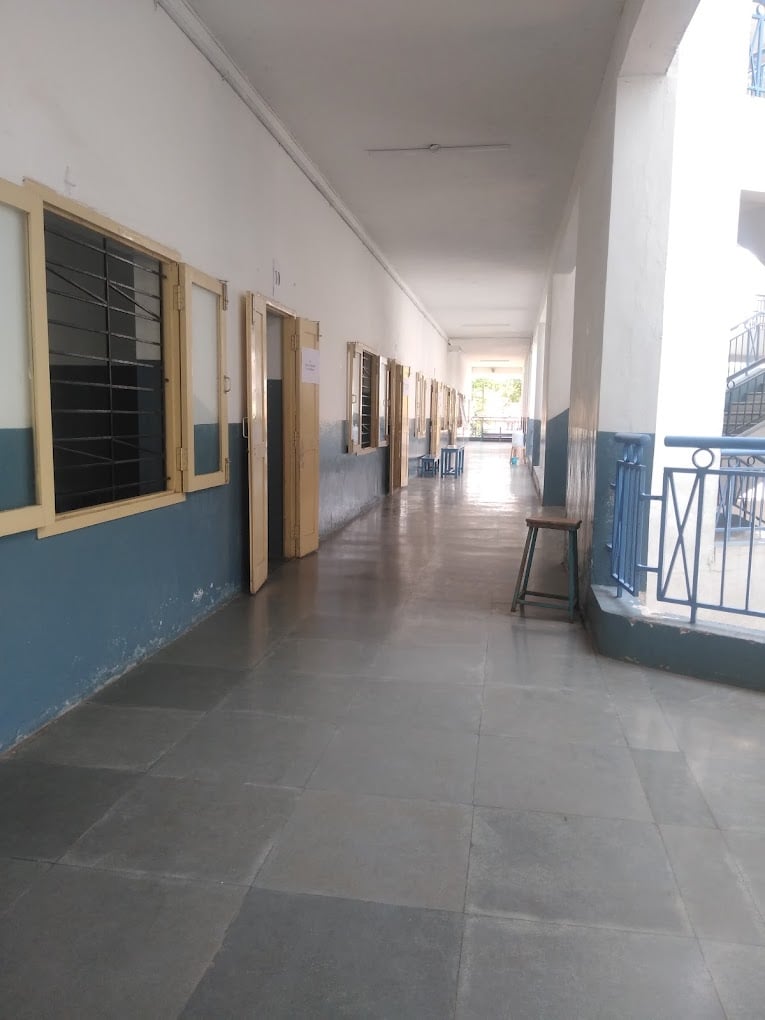 Dhanalakshmi Srinivasan Matric. Hr. Sec. School - 4