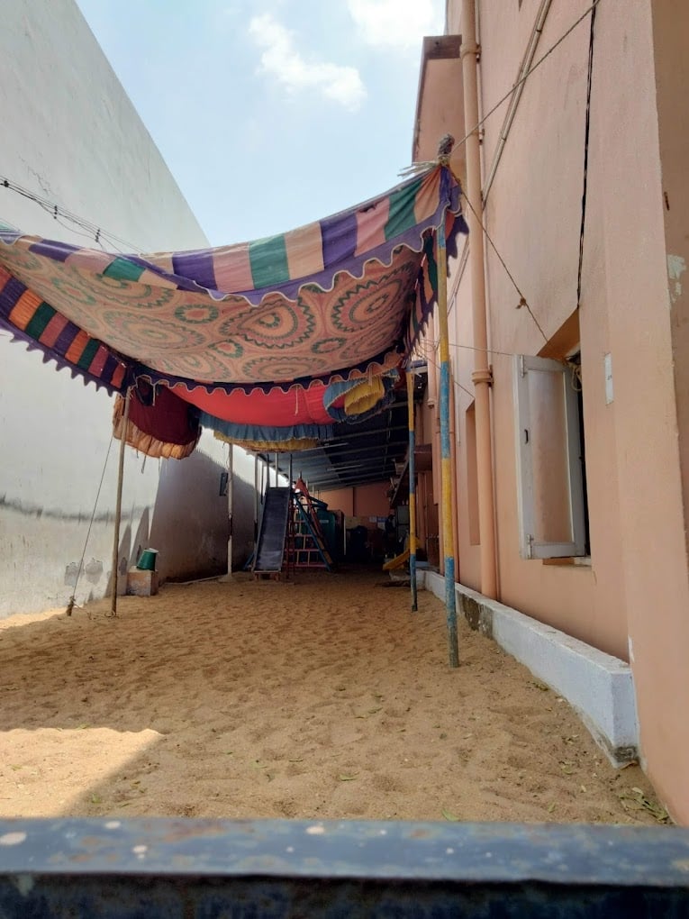 Erode Hindu Kalvi Nilayam Nursery School - 3