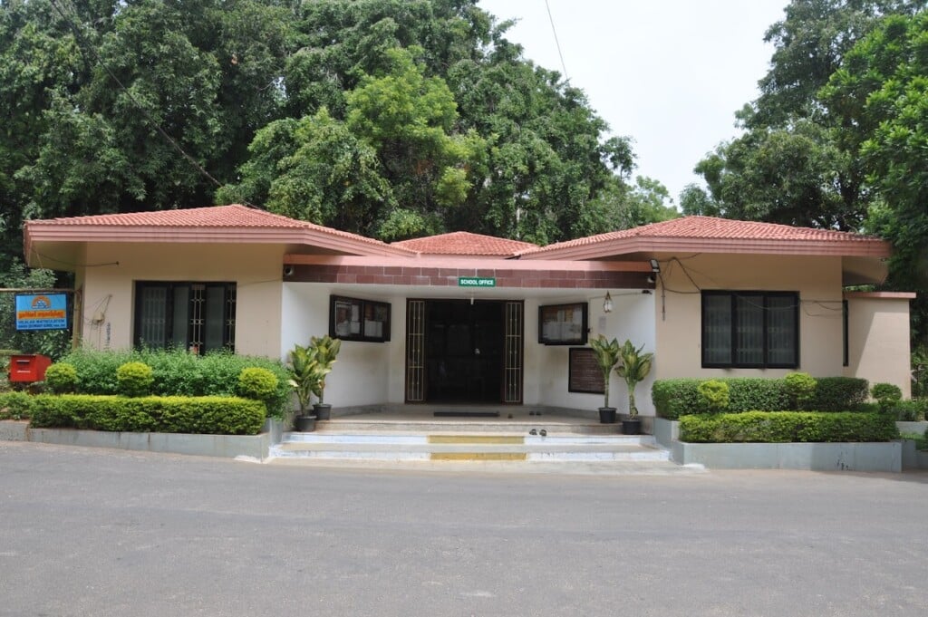 Vellalar Matriculation higher secondary school - 3