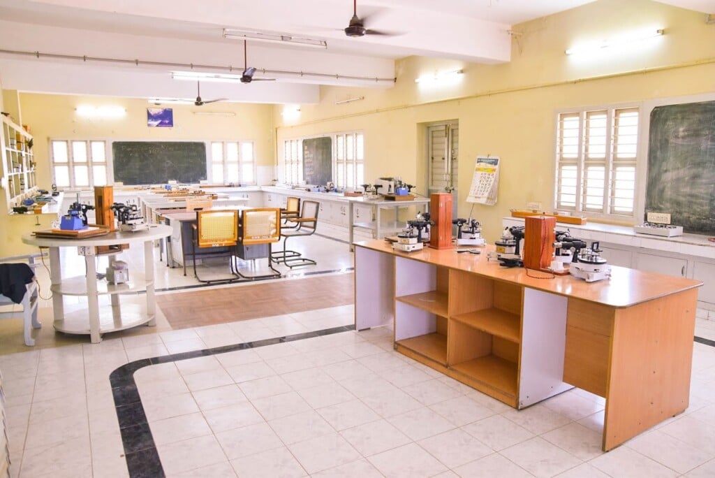 DNU S.M.B.M. NATIONAL PUBLIC SCHOOL - 4