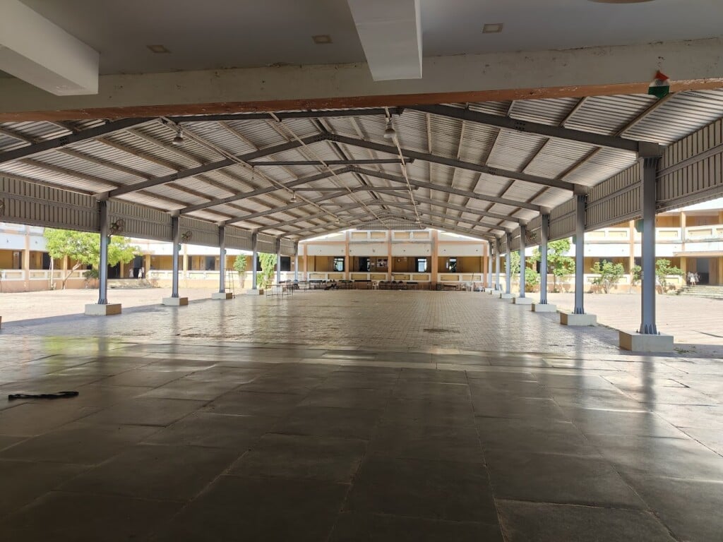 VELUMANICKAM Mont Matric Hr. Sec. School - 2