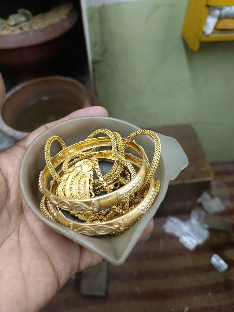 AL RAYYAN GOLD SERVICES M 4 G - Gold Buyers in Madurai & Second Hand Gold Buyers, Gold selling - 5