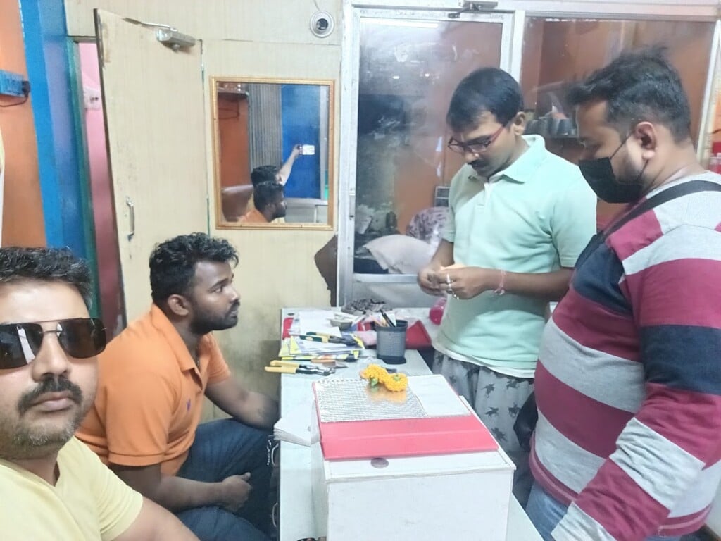 OM Assay Centre - & Hollmark Gold Buyers Near me | Cash For Old Gold | Old Gold Buyers In kolkata | Gold Testing | - 4