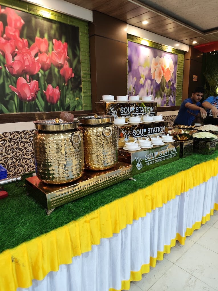 BLACK DIAMOND CATERER - 4