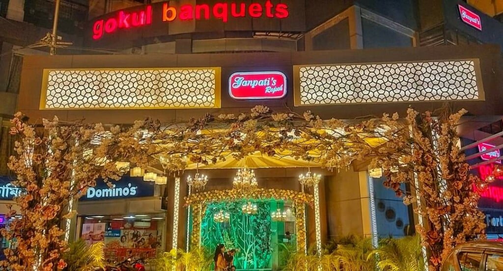 BLACK DIAMOND CATERER - 5