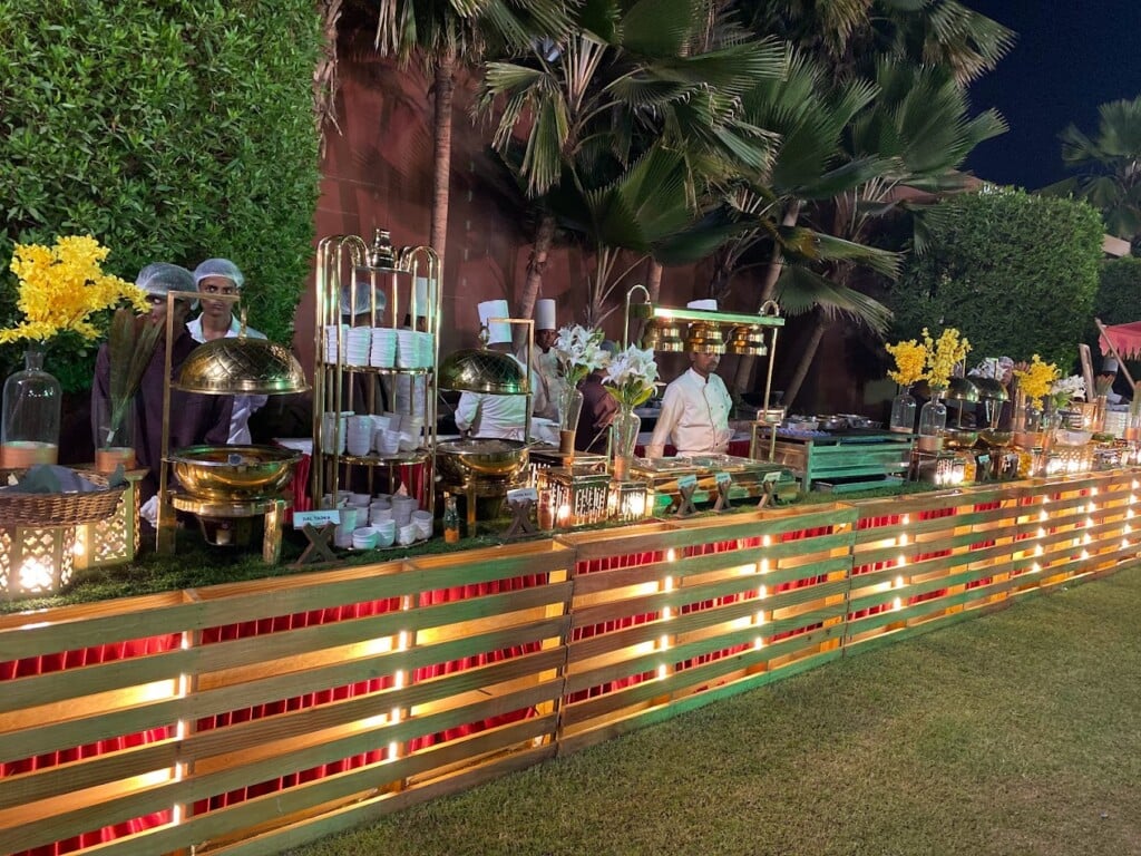 K M Caterers - Best Wedding Caterer | Birthday Party | Corporate Caterer in Ahmedabad