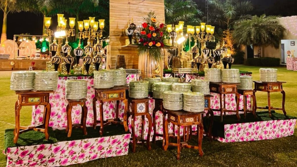 Shree Radhe Caterers - Best Catering services in Ahmedabad | Gujarati Wedding Caterers Near Me - 3