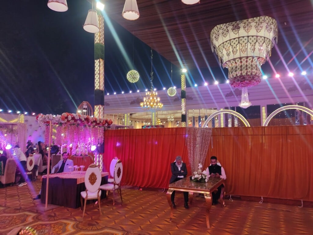 Moti Mahal Lawn by Royal Cafe - 2