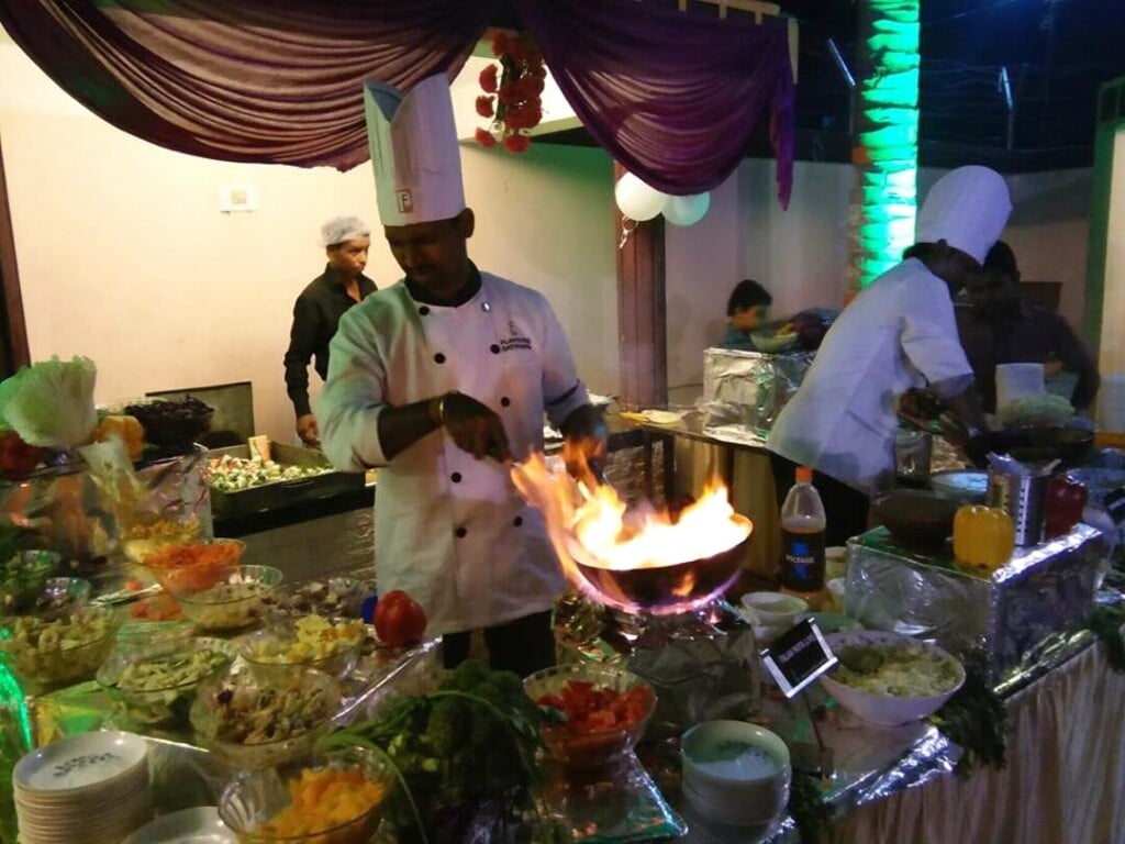 Tandoor Hot - Wedding, Corporate, Birthday Caterering in Bhubaneswar - 5
