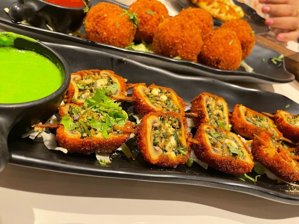 Hangries Amritsar | Italian & Chinese Restaurant - 5