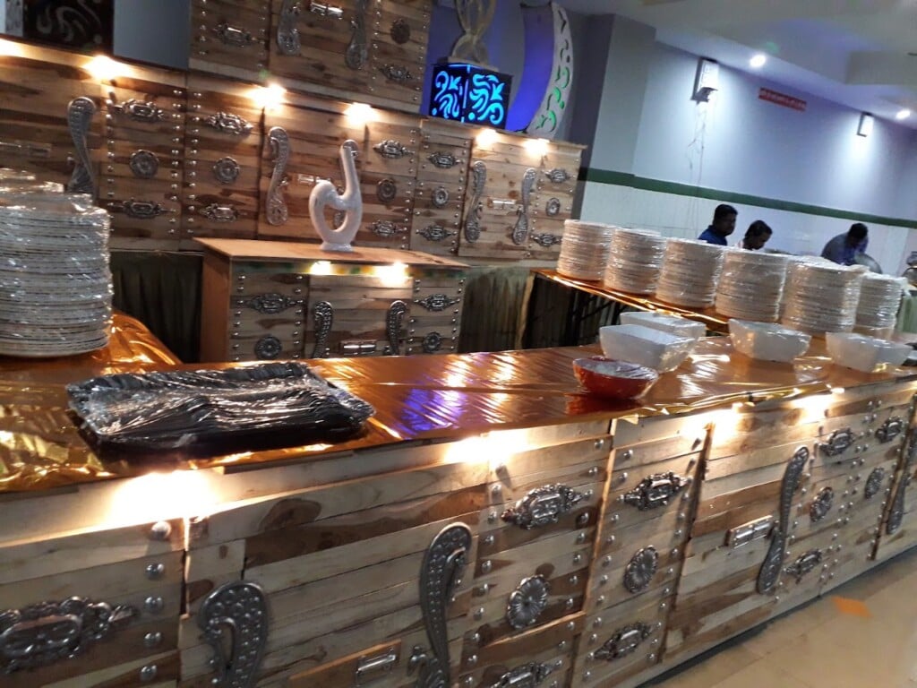 Badwe Saoji Caterers And Catering Services