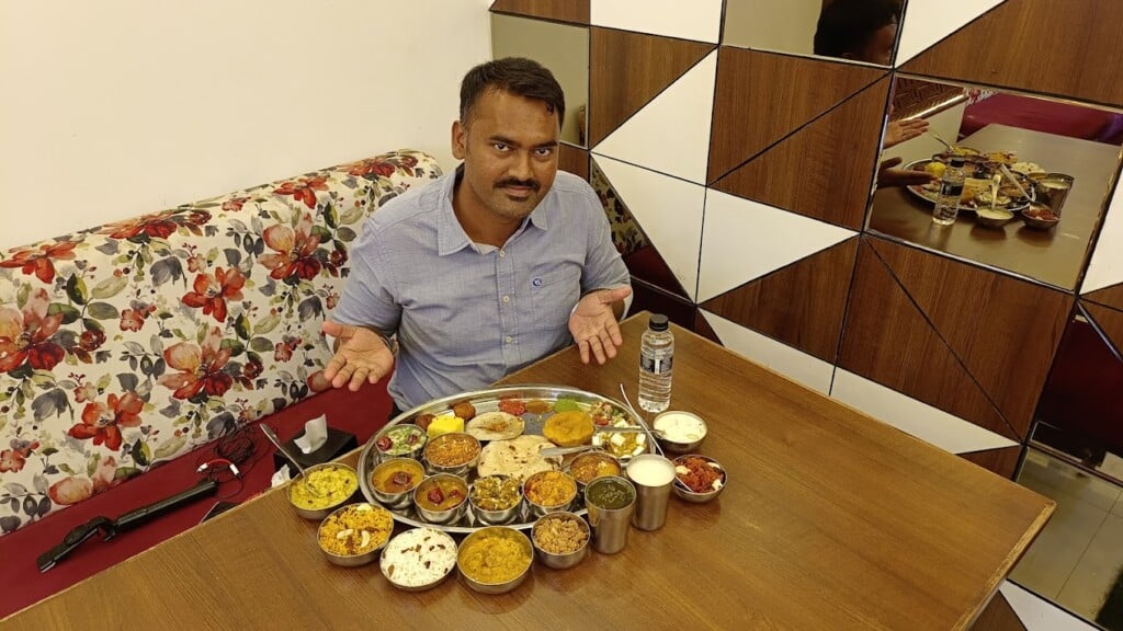 Mohanlal Ji Premium Veg Thali & Banquet | Best Veg thali restaurant in nashik | Banquet Hall In Nashik - 2