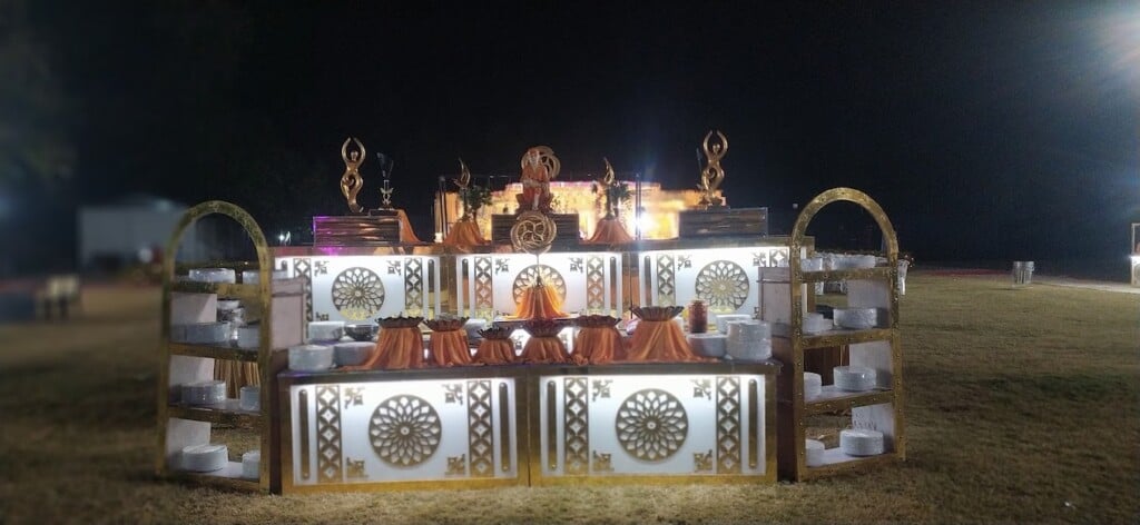 Suresh Maharaj Pande Caterers - 3