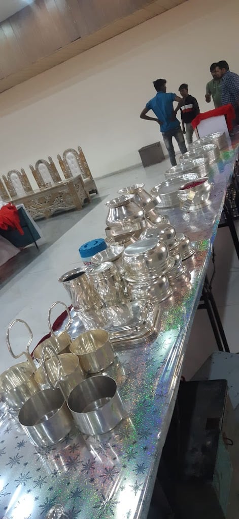 Lakhpati Caterers - 2