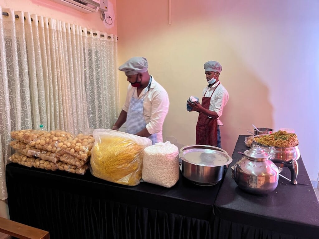 Tasty Tiffin Food Service - 4