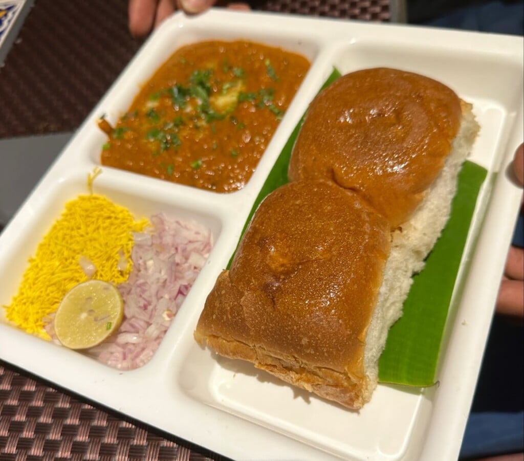 Kamat Tiffins - A Pure Vegetarian Quick Service Restaurant - 2