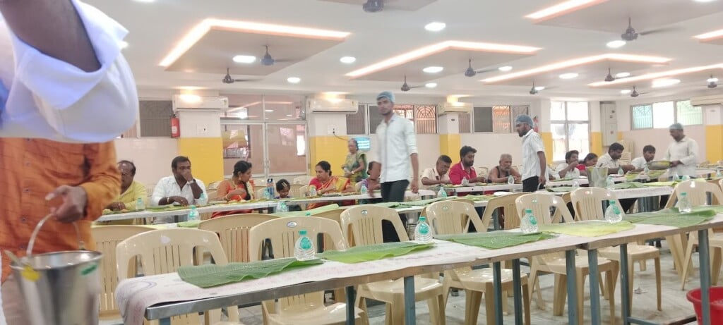 6msuvaii catering service