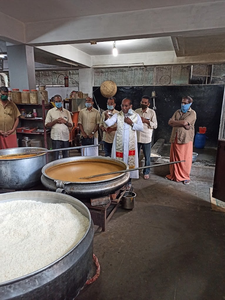 Suresh ambiswamis Catering - 5