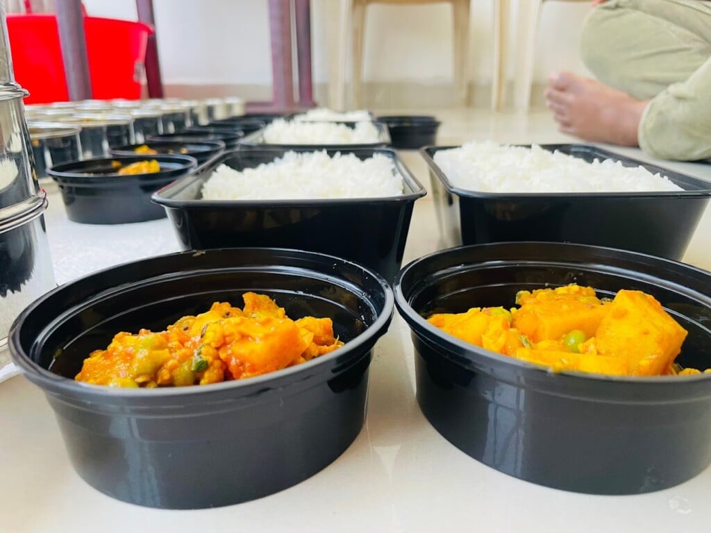 Food Delivery services - sahasrasdabbawala - 3