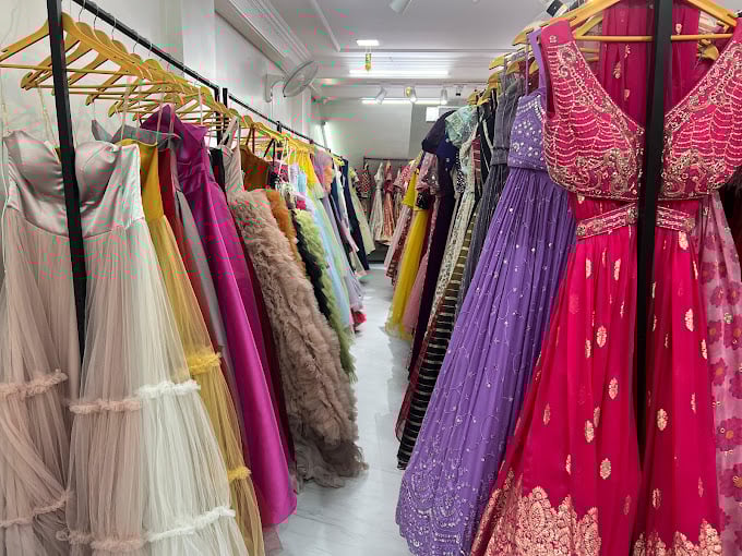 DOR - Dress On Rent - 4