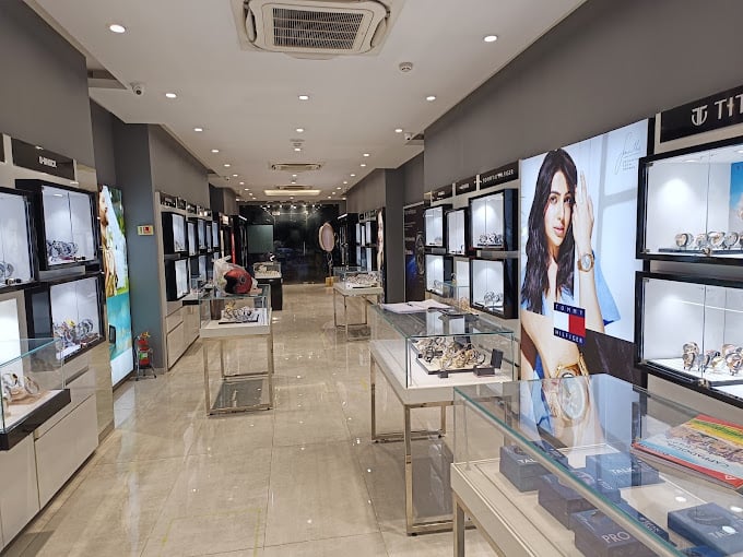 Helios Watch Store - By Titan - 3