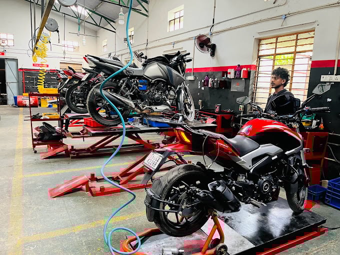 Service Cafe Best Two wheeler service Center Coimbatore - 2