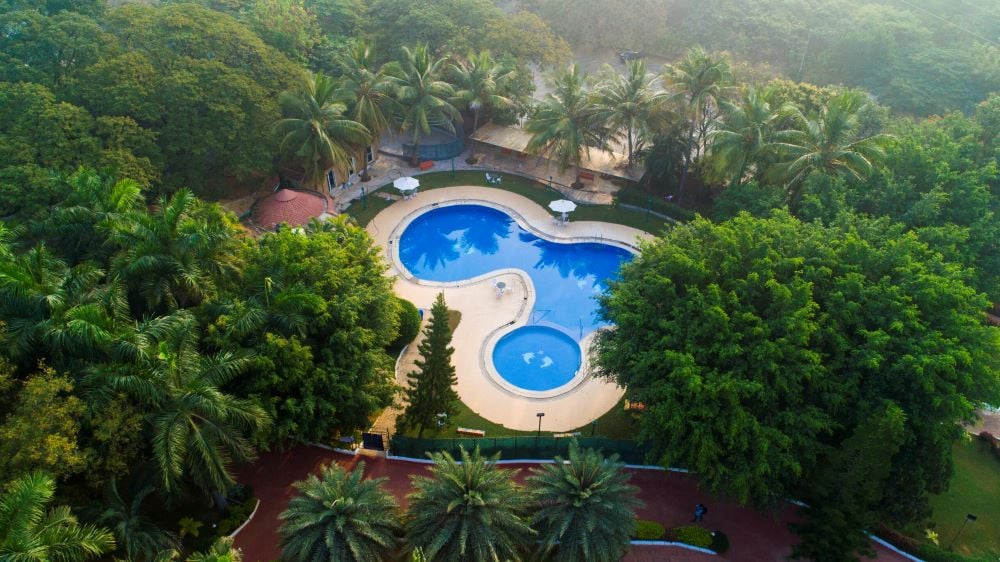 Celebrity Resort - 3