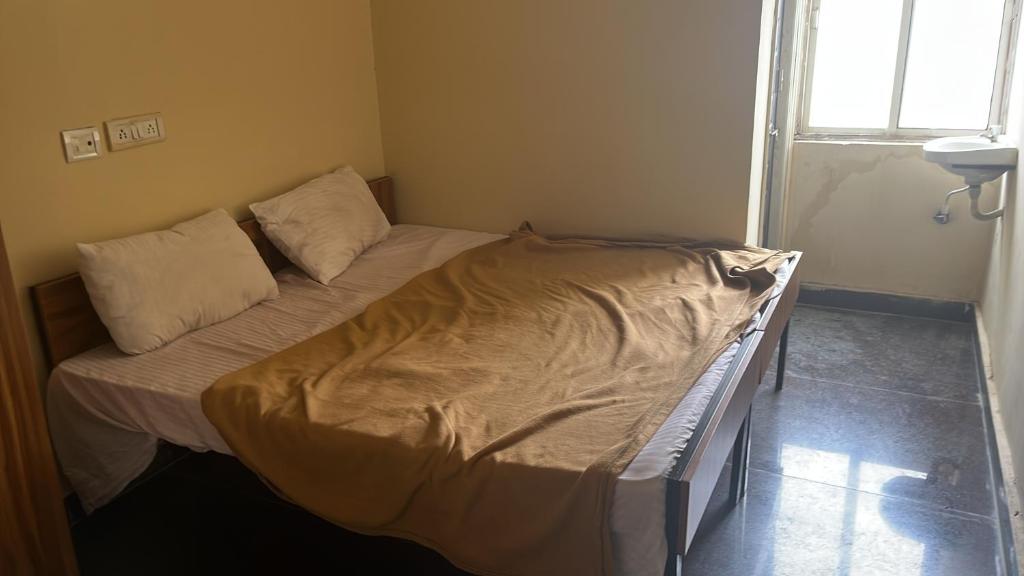 WHITE CARNATIONS HOTELS - 3