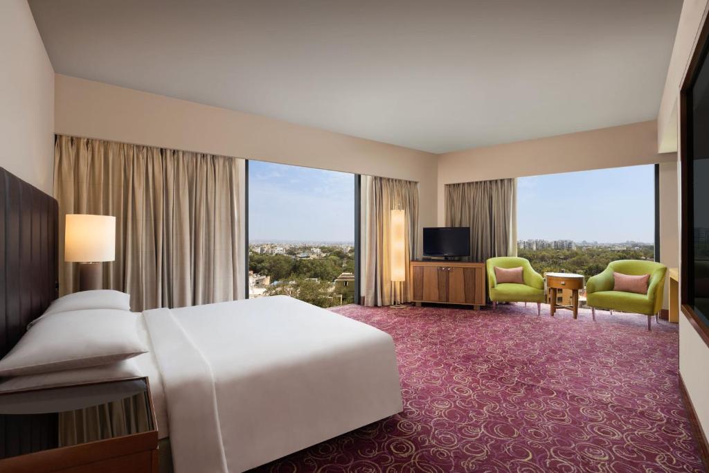 Courtyard by Marriott Hyderabad - 4