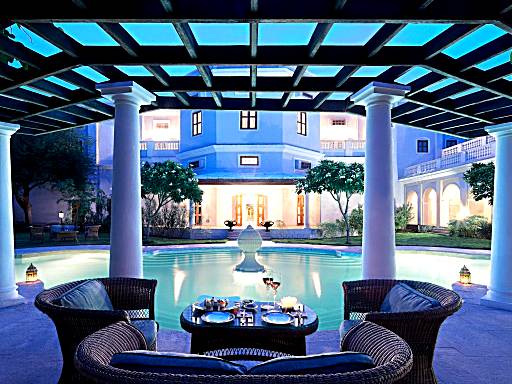 The Balcony Hotel - 3