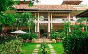 Button Eyes Resort - 3