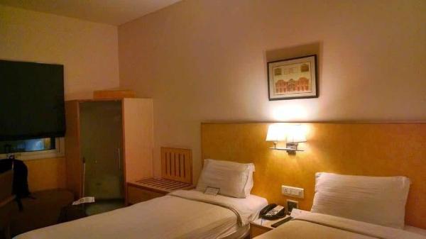 Radha Hometel Bengaluru, A Sarovar Hotel - 4